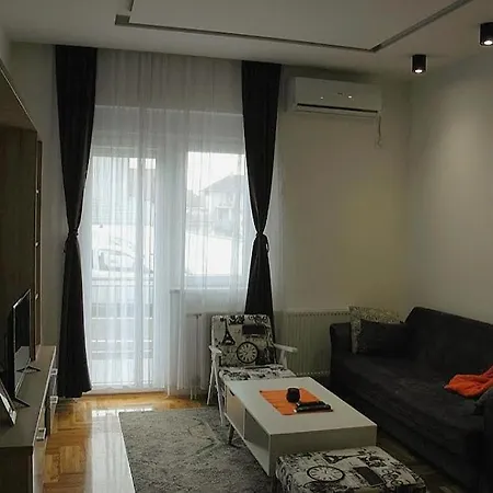 Jelka 01 Apartment- Free Private Parking * Novi Sad