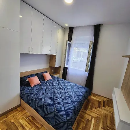 Jelka 01 Apartment- Free Private Parking Apartment Novi Sad
